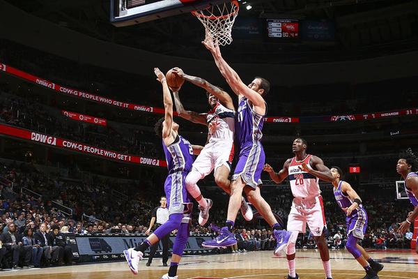 凯恩：现在还不是恐慌的时候，从整场比赛看我们做得还不够